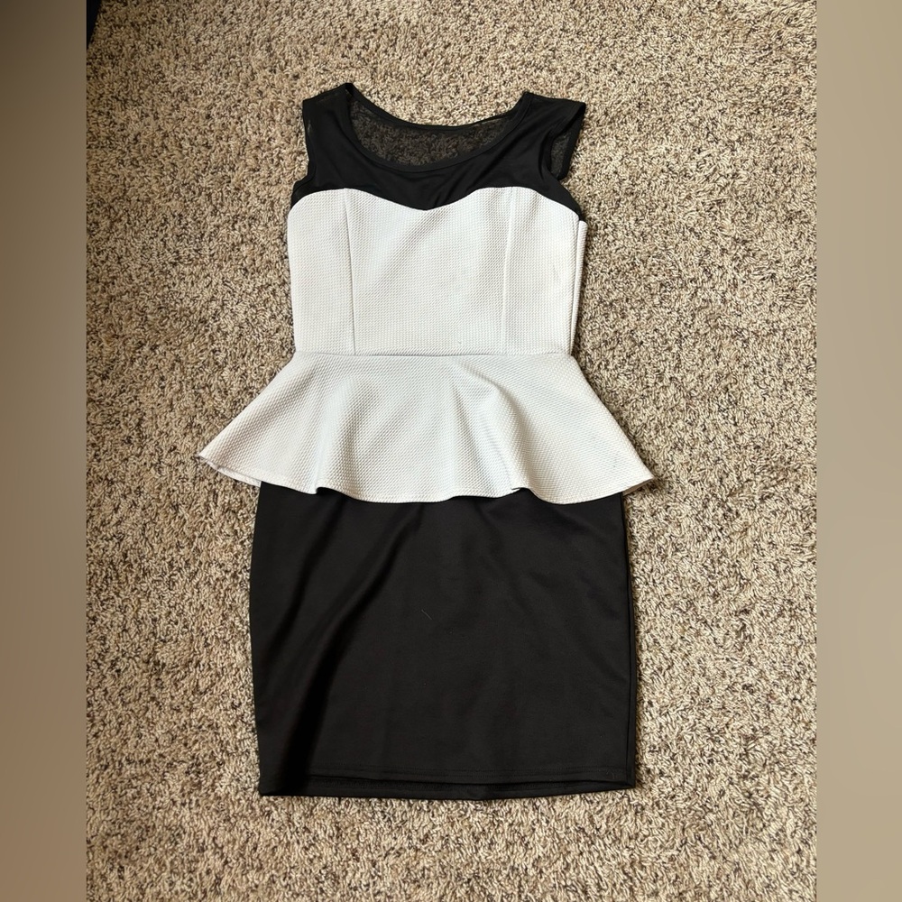 Classy Rue 21 black-and-white dress